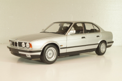 BMW 535I (E34) 1988 silver metallic, 100023004, Minichamps 1:18