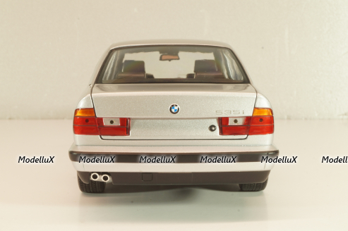 BMW 535I (E34) 1988 silver metallic, 100023004, Minichamps 1:18