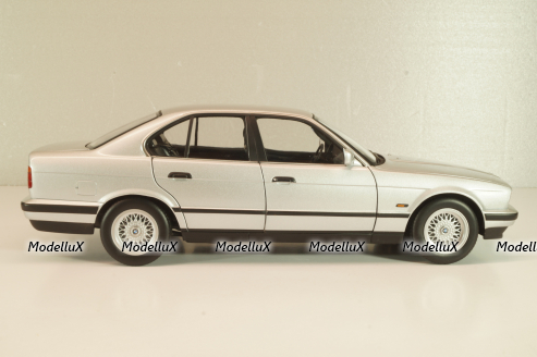 BMW 535I (E34) 1988 silver metallic, 100023004, Minichamps 1:18