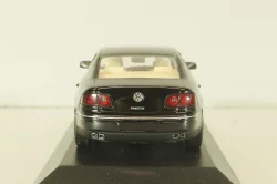 Volkswagen Phaeton 2002, black, Minichamps 1:43