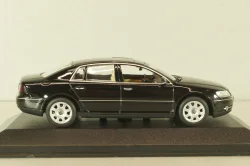 Volkswagen Phaeton 2002, black, Minichamps 1:43