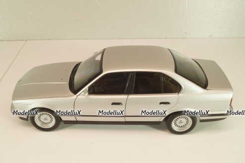 BMW 535I (E34) 1988 silver metallic, 100023004, Minichamps 1:18