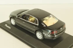 Volkswagen Phaeton 2002, black, Minichamps 1:43