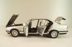 BMW 535I (E34) 1988 silver metallic, 100023004, Minichamps 1:18