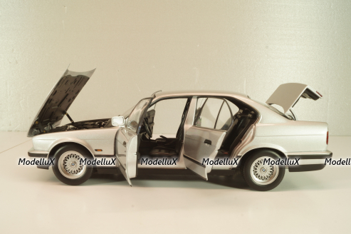 BMW 535I (E34) 1988 silver metallic, 100023004, Minichamps 1:18