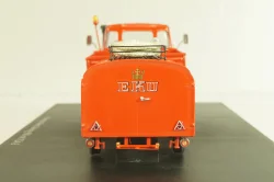Mercedes-Benz Unimog 406 vith trailer TSA 8 EKU fire engine, red, 03158, Schuco 1:43