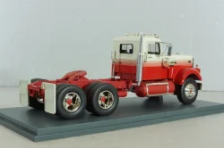 White Road Boss tractor 1977, red/whait, 44775, NEO 1:43