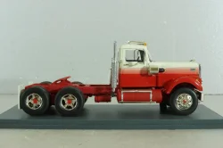 White Road Boss tractor 1977, red/whait, 44775, NEO 1:43