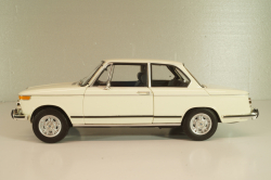BMW 2002 tii 1972, white, 08543W, Kyosho 1:18