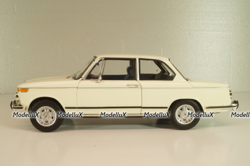 BMW 2002 tii 1972, white, 08543W, Kyosho 1:18
