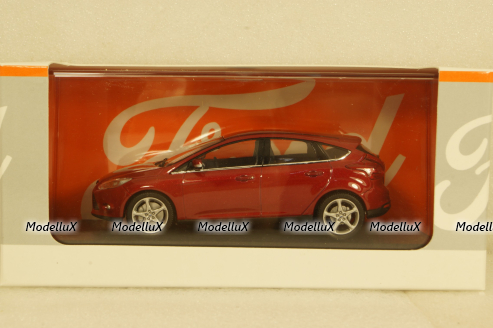 Ford Focus 5-door, red metallic 2011, Minichamps 1:43