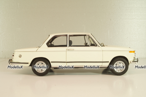 BMW 2002 tii 1972, white, 08543W, Kyosho 1:18