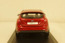 Ford Focus 5-door, red metallic 2011, Minichamps 1:43