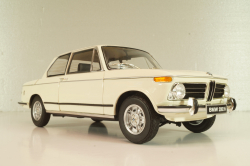 BMW 2002 tii 1972, white, 08543W, Kyosho 1:18