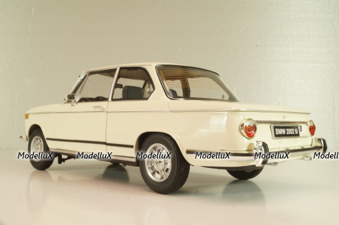 BMW 2002 tii 1972, white, 08543W, Kyosho 1:18