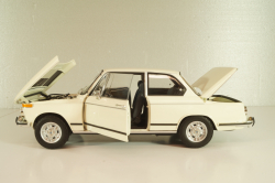 BMW 2002 tii 1972, white, 08543W, Kyosho 1:18