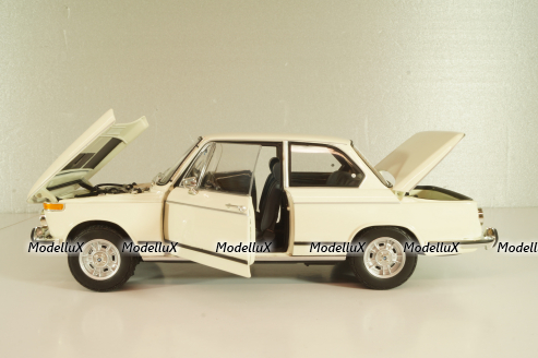 BMW 2002 tii 1972, white, 08543W, Kyosho 1:18