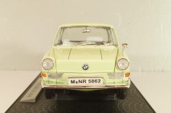 BMW 700 LS Luxus Coupe, light green, 18125, Signature 1:18