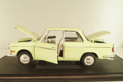 BMW 700 LS Luxus Coupe, light green, 18125, Signature 1:18