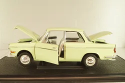 BMW 700 LS Luxus Coupe, light green, 18125, Signature 1:18
