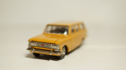 Москвич 427, А4, желтый, 3 зажима 1:43