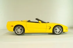 Chevrolet Corvette (C5) Convertible 2000, yellow, 21045, UT Models 1:18