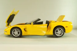 Chevrolet Corvette (C5) Convertible 2000, yellow, 21045, UT Models 1:18