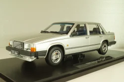 Volvo 760 1985, silver, T9-1800535, Triple-9 1:18
