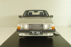Volvo 760 1985, silver, T9-1800535, Triple-9 1:18