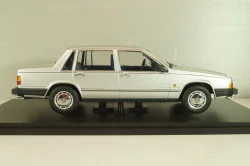 Volvo 760 1985, silver, T9-1800535, Triple-9 1:18