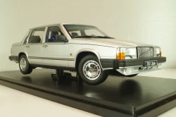 Volvo 760 1985, silver, T9-1800535, Triple-9 1:18