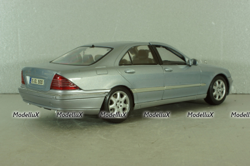 Mercedes S500 (W220) 1998, light blue, Maisto 1:18