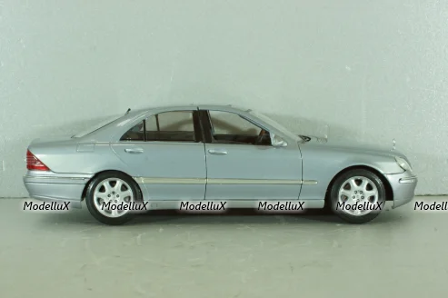 Mercedes S500 (W220) 1998, light blue, Maisto 1:18