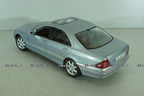 Mercedes S500 (W220) 1998, light blue, Maisto 1:18