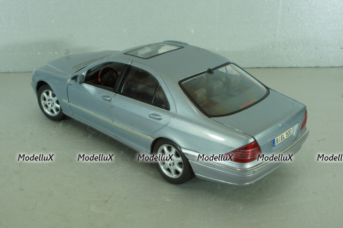 Mercedes S500 (W220) 1998, light blue, Maisto 1:18