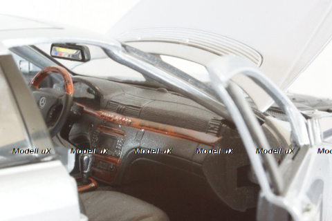 Mercedes S500 (W220) 1998, light blue, Maisto 1:18