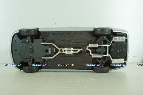 Mercedes S500 (W220) 1998, light blue, Maisto 1:18