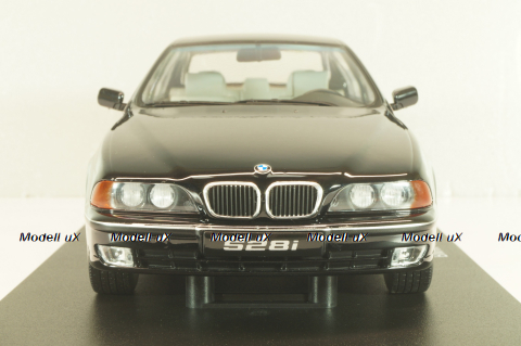 BMW 528i (E39) limousine 1995 black metallic, KKDC181053, KK-Scale 1:18