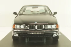 BMW 528i (E39) limousine 1995 black metallic, KKDC181053, KK-Scale 1:18