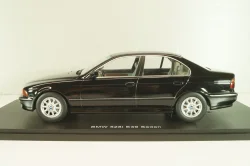 BMW 528i (E39) limousine 1995 black metallic, KKDC181053, KK-Scale 1:18