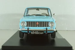 Ваз-2101 Lada 1200 ,1970, bue, ISTTDC1801B Triple9 1:18