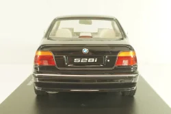 BMW 528i (E39) limousine 1995 black metallic, KKDC181053, KK-Scale 1:18