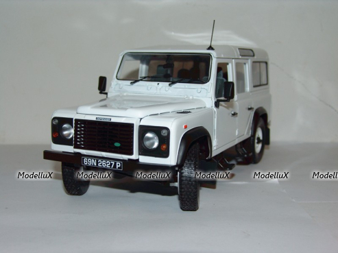 Land Rover Defender 110 Station Wagon 1:18 