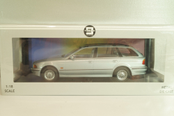 BMW 5er Serie (E39) Touring 1998, silver, T9-1800390, Triple 9 1:18