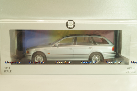 BMW 5er Serie (E39) Touring 1998, silver, T9-1800390, Triple 9 1:18