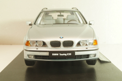 BMW 5er Serie (E39) Touring 1998, silver, T9-1800390, Triple 9 1:18