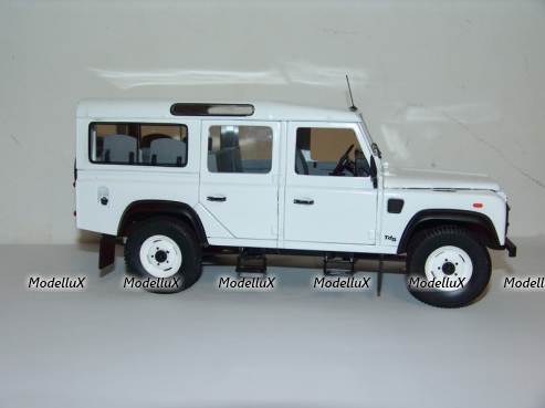 Land Rover Defender 110 Station Wagon 1:18 