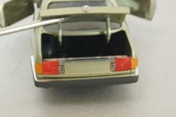 Mercedes 500 SEC (C126) 1981 golden, NZG 1:35