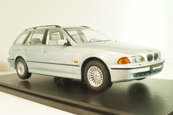 BMW 5er Serie (E39) Touring 1998, silver, T9-1800390, Triple 9 1:18