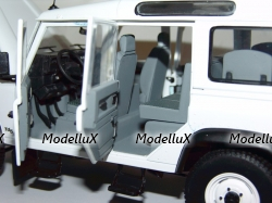Land Rover Defender 110 Station Wagon 1:18 
